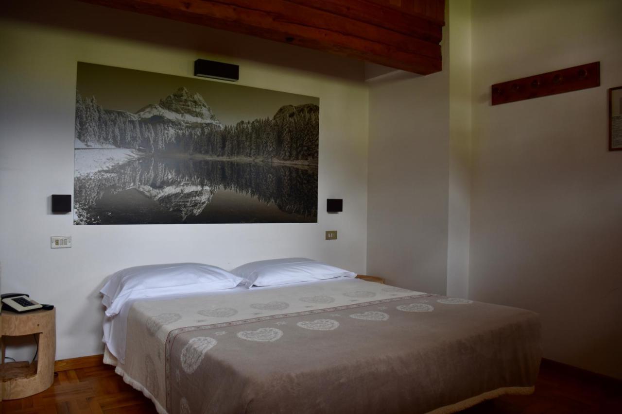 Albergo Meuble Victoria Auronzo di Cadore Exterior photo