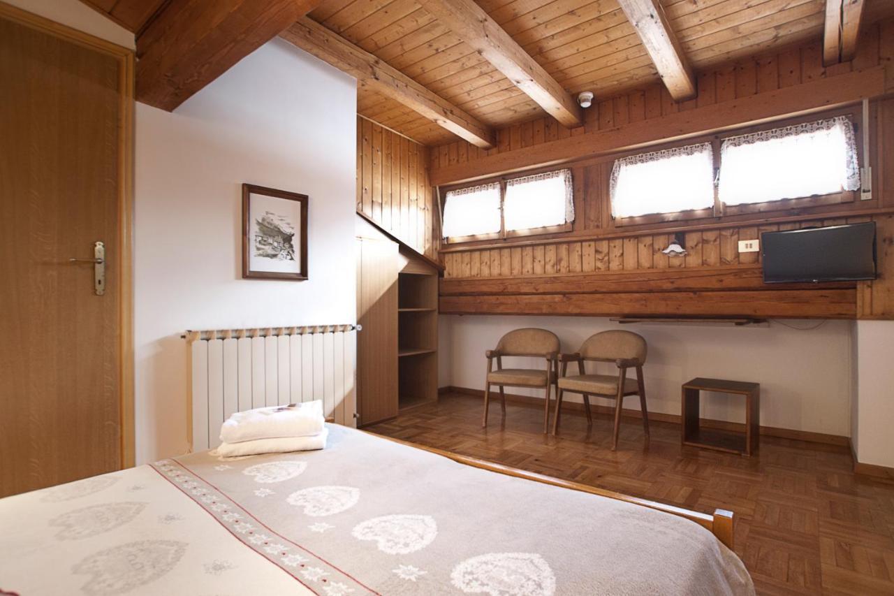 Albergo Meuble Victoria Auronzo di Cadore Exterior photo